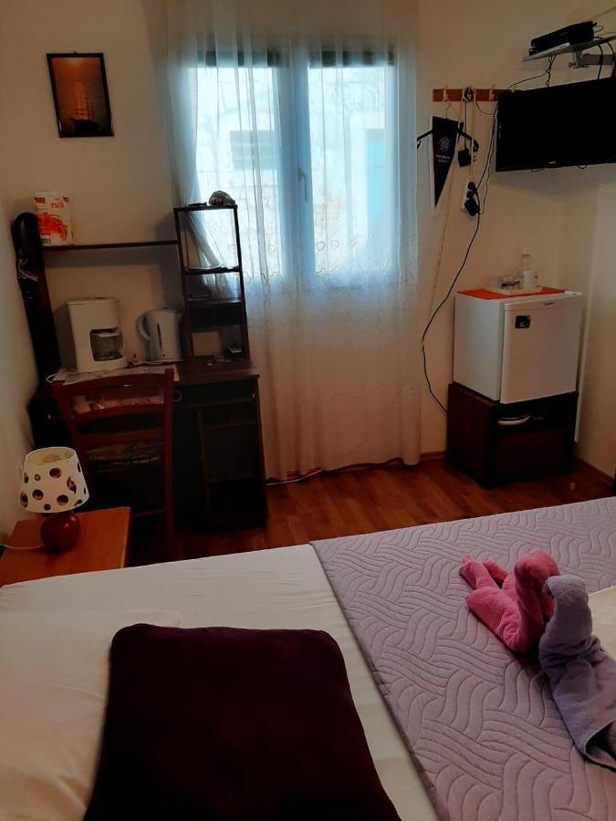 Rosmarinus Rubic Studio Split Buitenkant foto